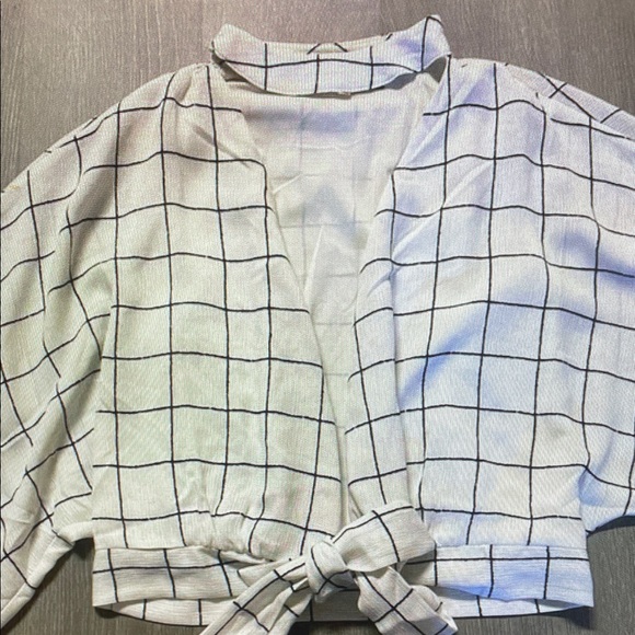 Elegant Grid Pattern Women's Blouse with Tie Front - Picture 1 of 1